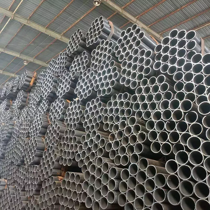 Düz Yarık Siyah Dairesel Boru